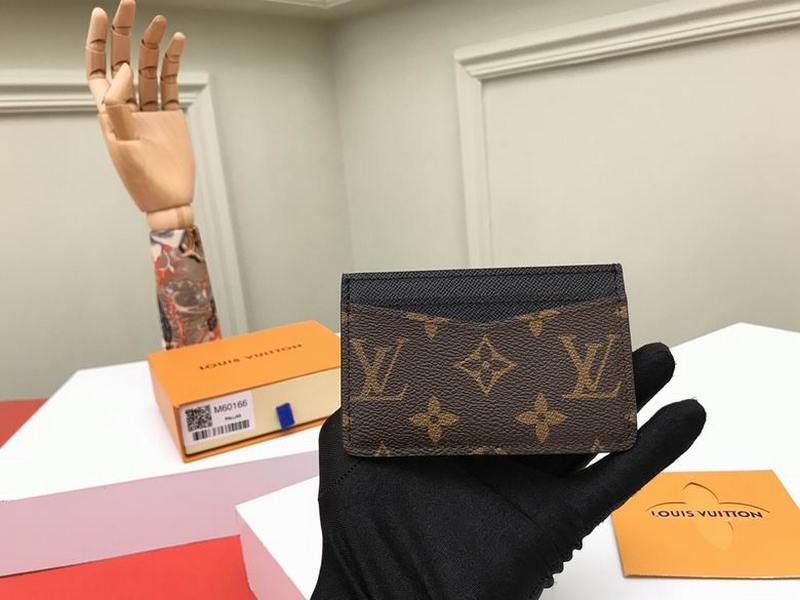 LV Wallets 76